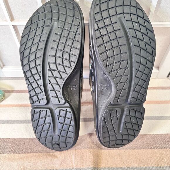 Oofos Slide Sandals - Picture 5 of 11